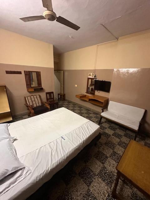 Sri Krishna Residency Hotell Vellore Exteriör bild